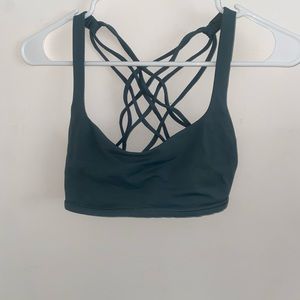 Lululemon Free to Be bra size 6